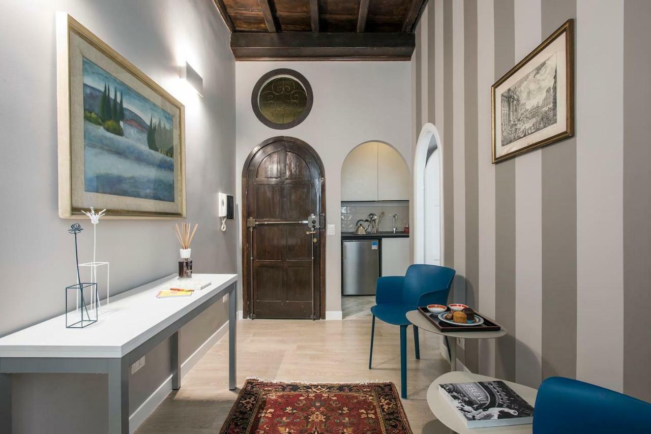 La Finestra Su Fontana Di Trevi - Charming View Appartement Rome Buitenkant foto