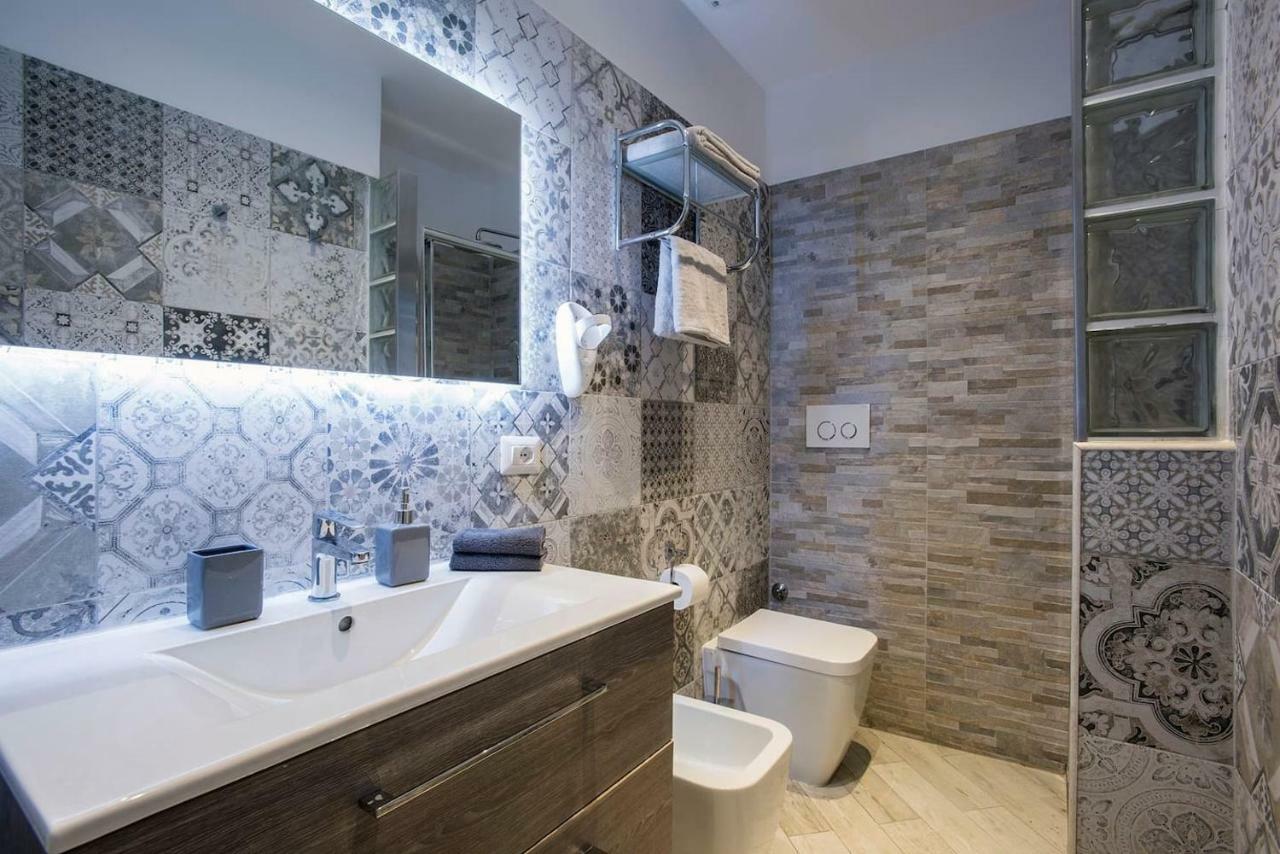 La Finestra Su Fontana Di Trevi - Charming View Appartement Rome Buitenkant foto