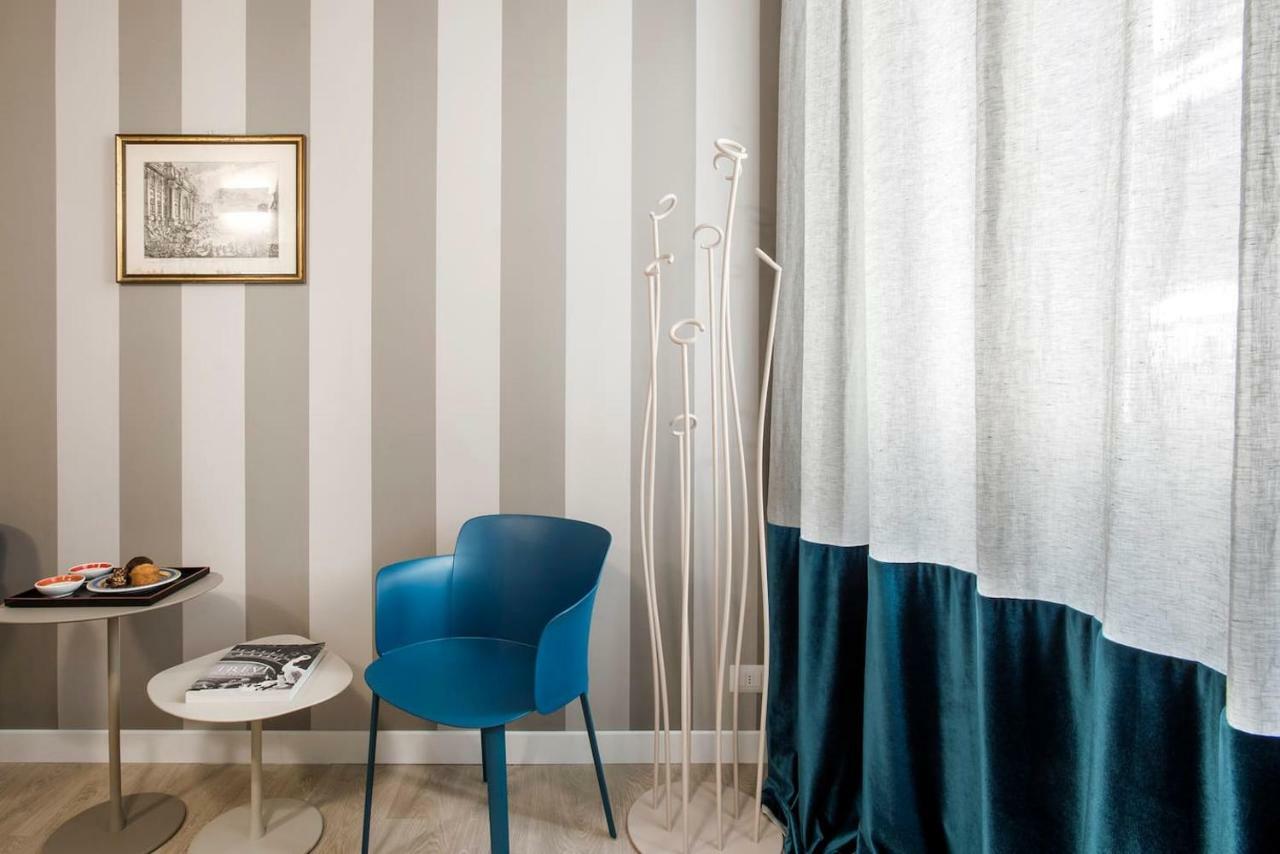 La Finestra Su Fontana Di Trevi - Charming View Appartement Rome Buitenkant foto